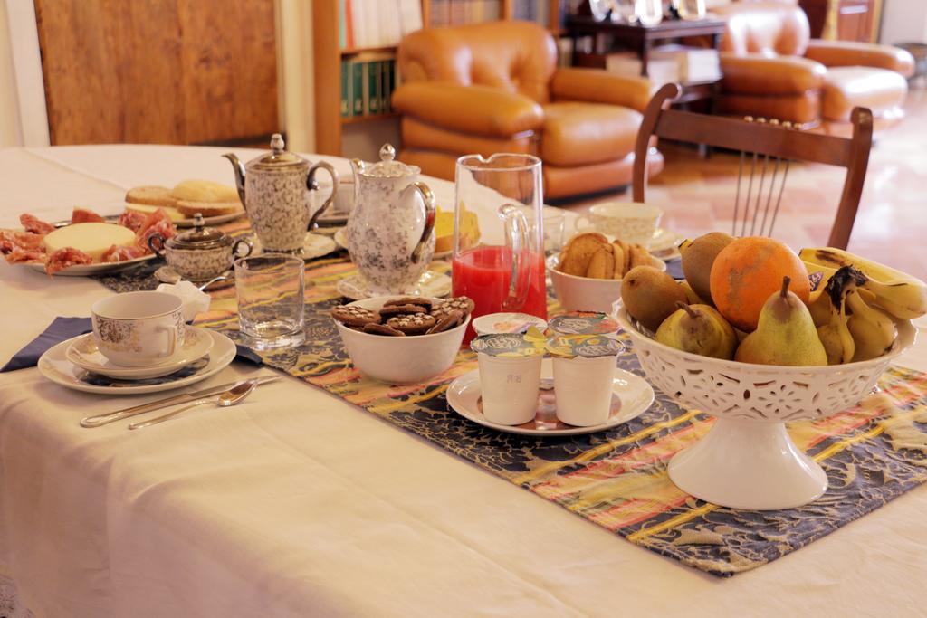 Palazzo San Florido Bed & Breakfast Citta di Castello Exterior photo